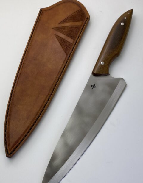 Cuchillo Chef Pro v3.0 con vaina de cuero marrón y cabo de madera