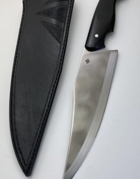 Cuchillo parrillero Parrikiller FX con vaina de cuero negra y cabo de micarta negra